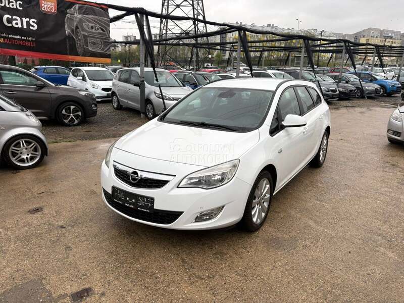Opel Astra J 
