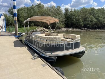 Suntracker party barge 21