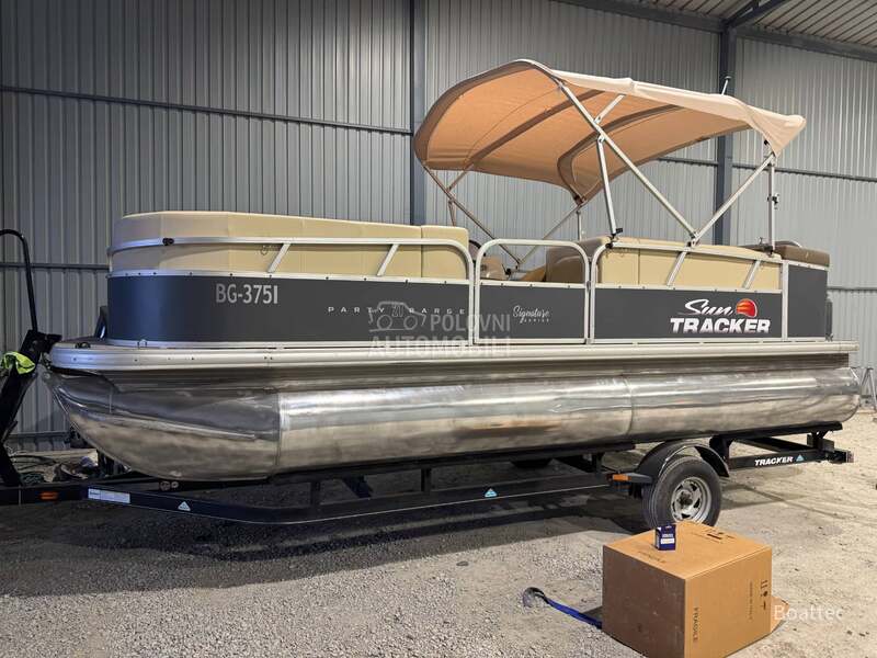 Suntracker party barge 21