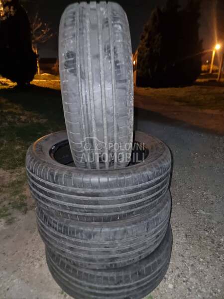 Goodyear 215/55 R17 Letnja