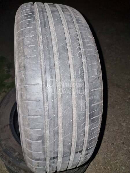 Goodyear 215/55 R17 Letnja