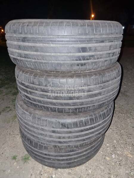 Goodyear 215/55 R17 Letnja