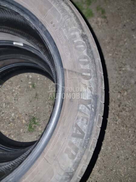 Goodyear 215/55 R17 Letnja