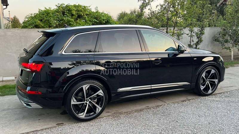 Audi Q7 S LINE