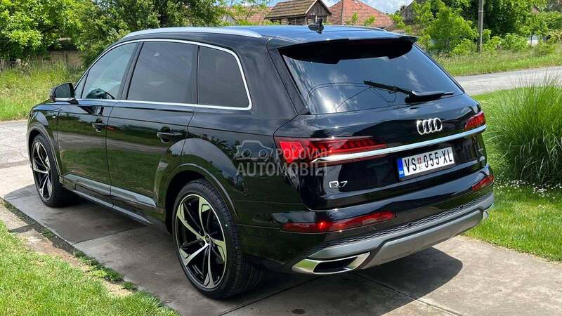 Audi Q7 S LINE
