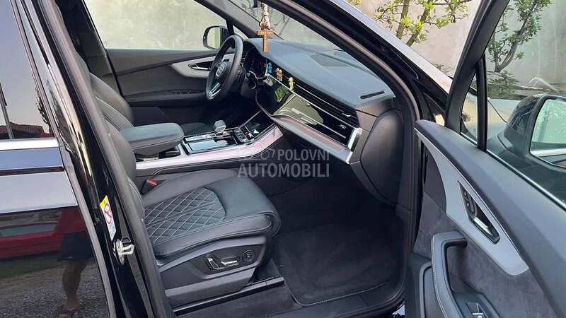 Audi Q7 S LINE