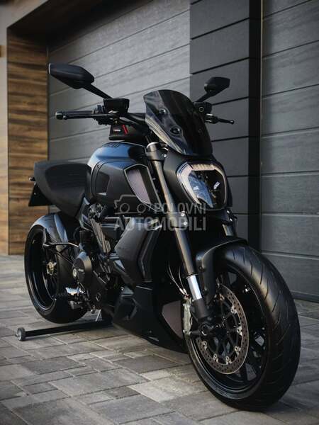 Ducati Diavel 1260 Dark Stealth