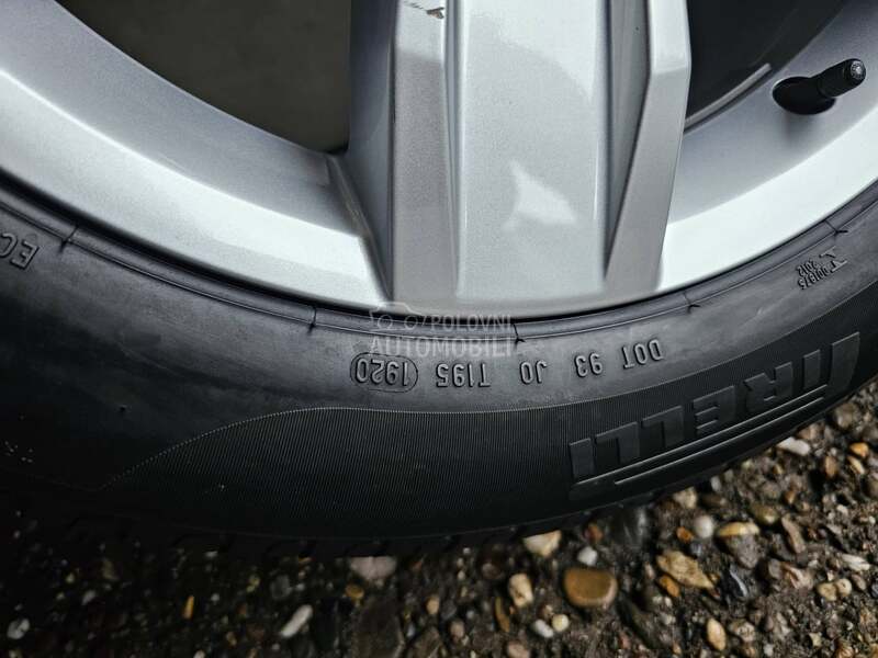Continental 215/55 R17 Letnja