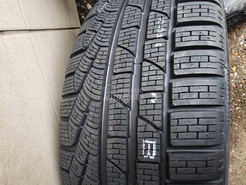 Pirelli 235/55 R18 Zimska