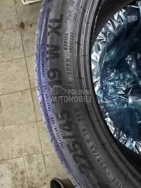 Continental 225/45 R19 Letnja