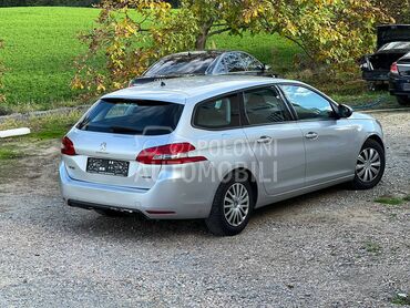 Polustranica Desna za Peugeot 308 od 2014. do 2018. god.