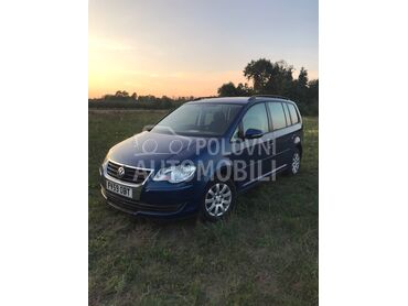 Volkswagen Touran -  kompletan auto u delovima