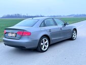 Audi A4 n-a-v-i-d-i-o-d-a