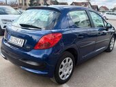 Peugeot 207 1,4b za početnike