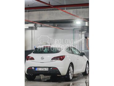 Opel Astra J GTC