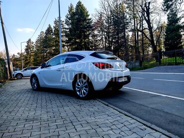 Opel Astra J GTC
