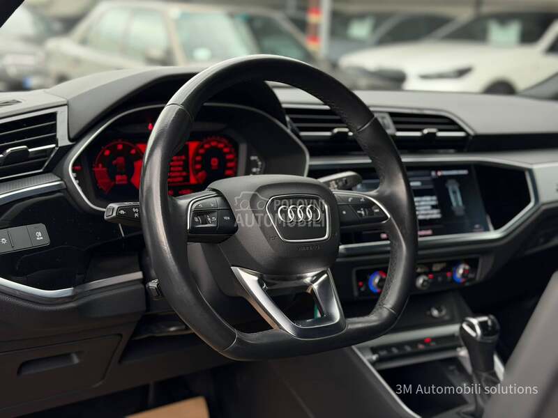 Audi Q3 2.0D/Sportb/20/Black