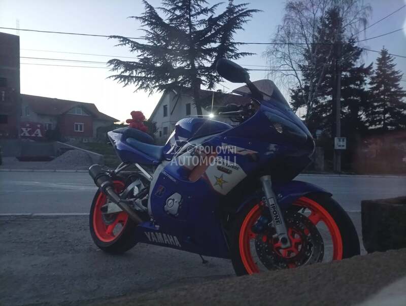 Yamaha R6