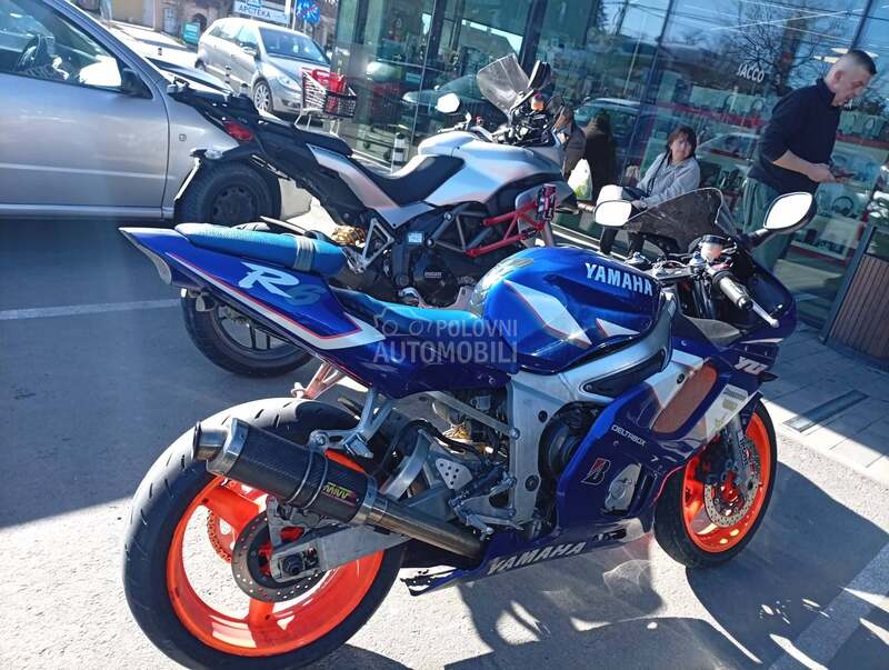 Yamaha R6