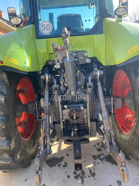 Claas Arion 640