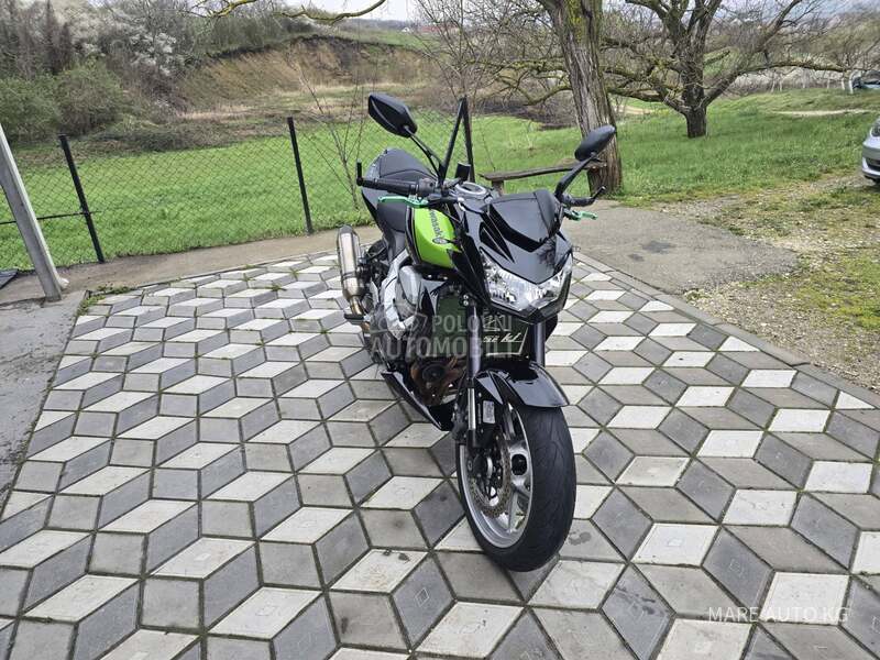 Kawasaki Z750/25KVV/AKRAPOVIC