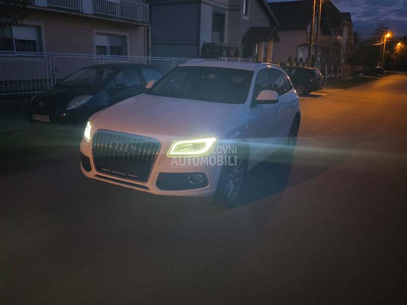Audi Q5 2.0d REST/ LED
