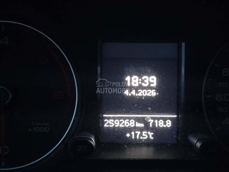 Audi Q5 2.0d REST/ LED