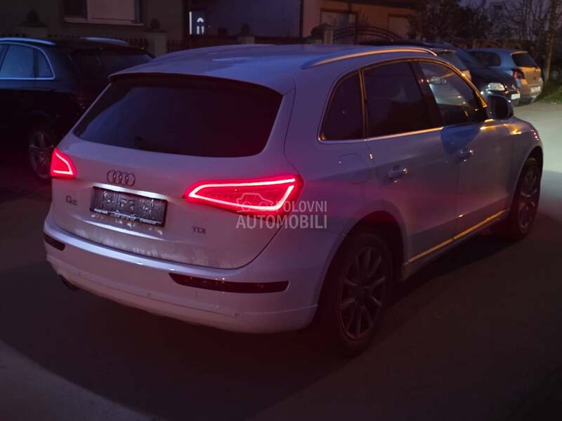 Audi Q5 2.0d REST/ LED