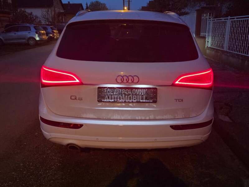 Audi Q5 2.0d REST/ LED