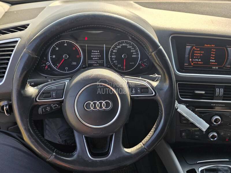 Audi Q5 2.0d REST/ LED