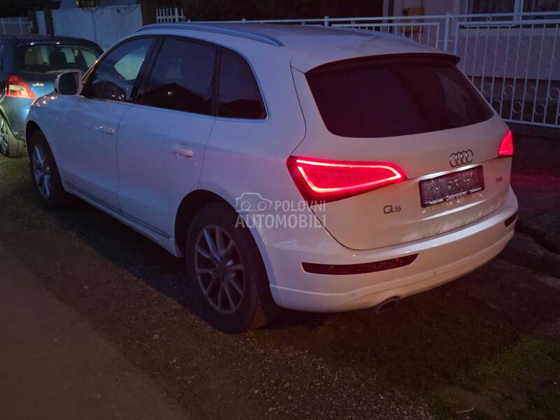 Audi Q5 2.0d REST/ LED