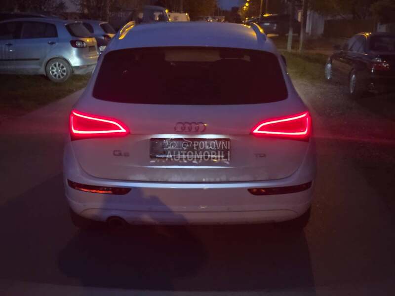 Audi Q5 2.0d REST/ LED