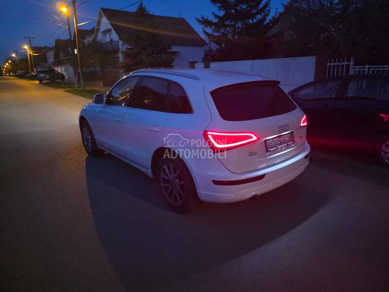 Audi Q5 2.0d REST/ LED