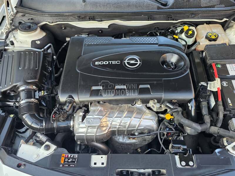 Opel Insignia 2.0d REST/LEDNAV I
