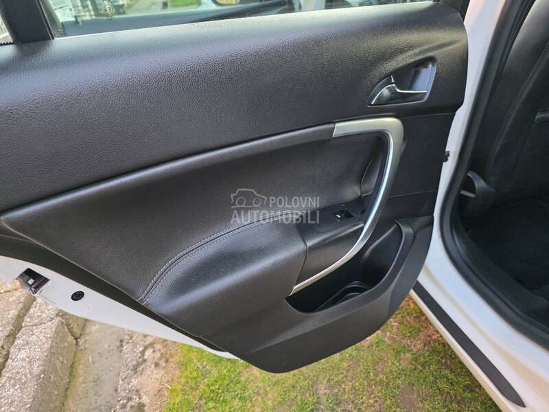 Opel Insignia 2.0d REST/LEDNAV I
