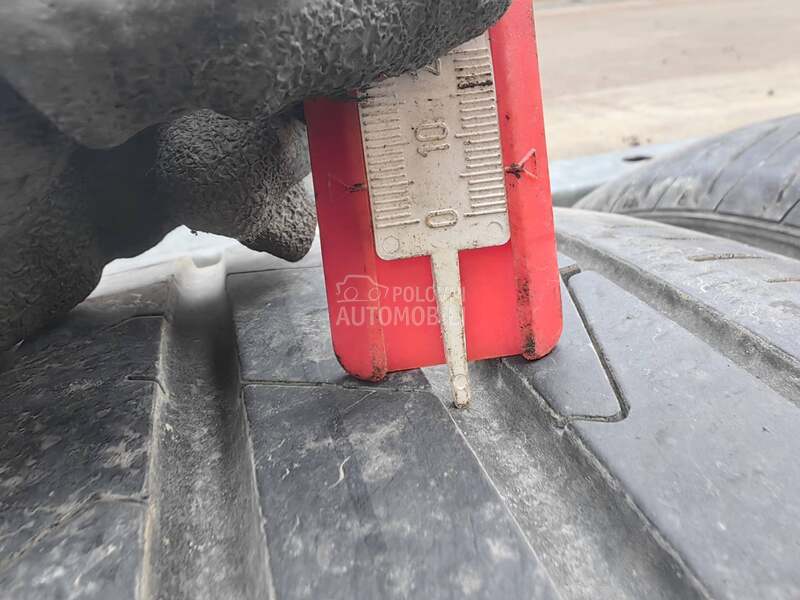 Hankook 215/55 R17 Letnja