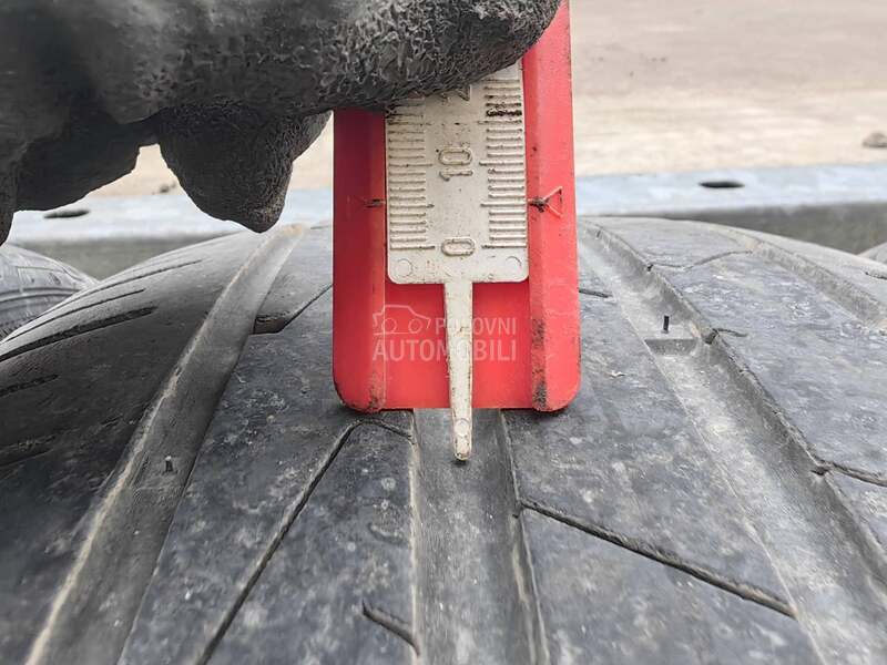 Hankook 215/55 R17 Letnja