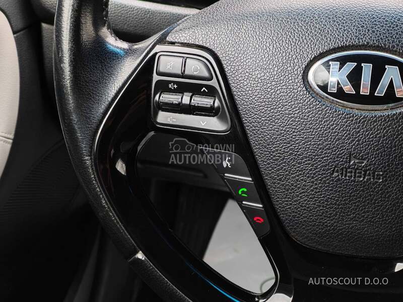 Kia pro_cee`d 1.6 crdi x tech