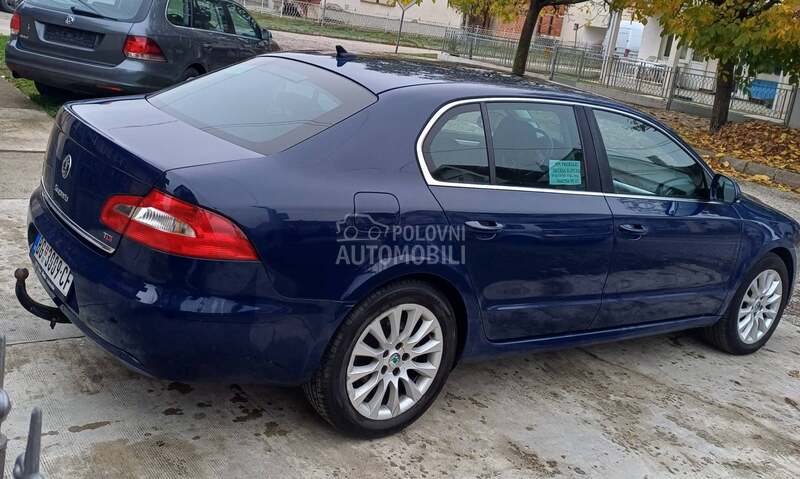Škoda Superb 