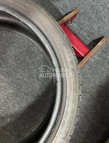 Bridgestone 225/40 R19 Letnja