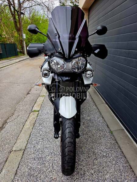 Triumph Tiger 800 XRT