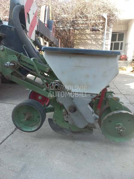 Kuhn Planter 2