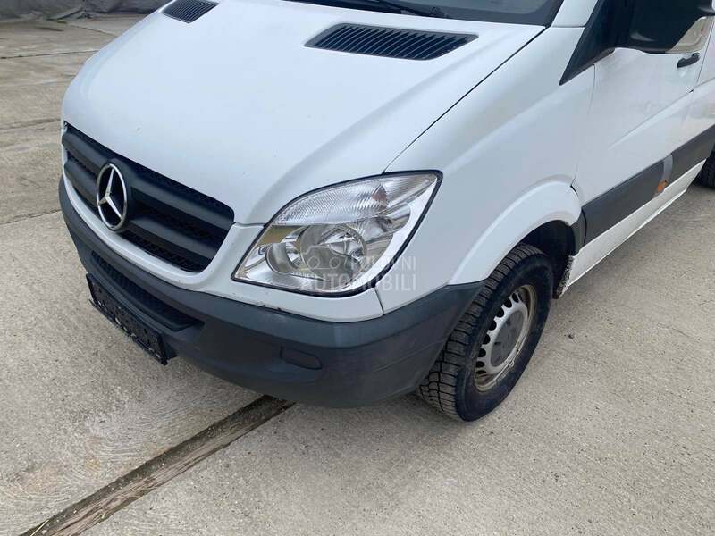 Mercedes Benz Sprinter 311