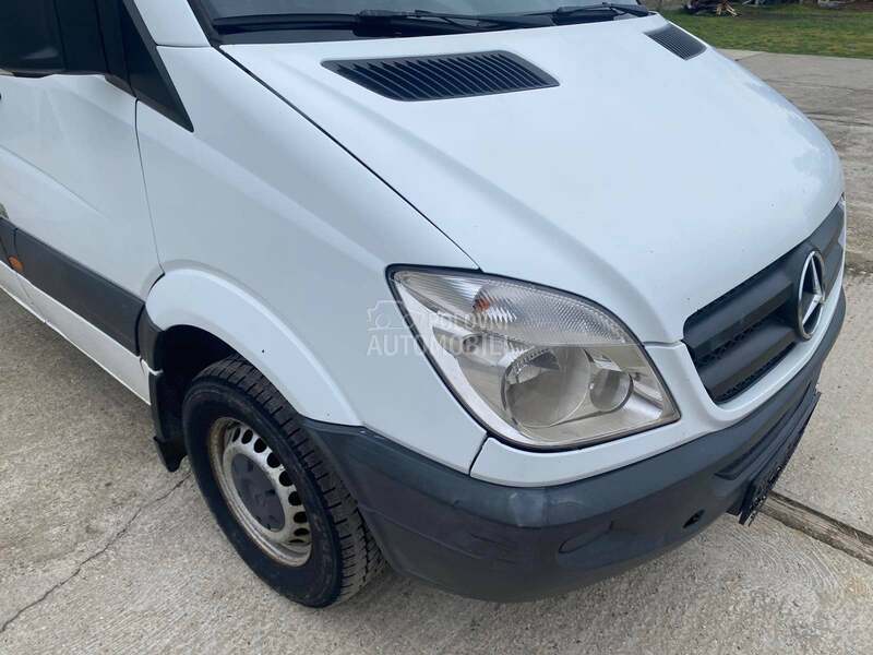 Mercedes Benz Sprinter 311