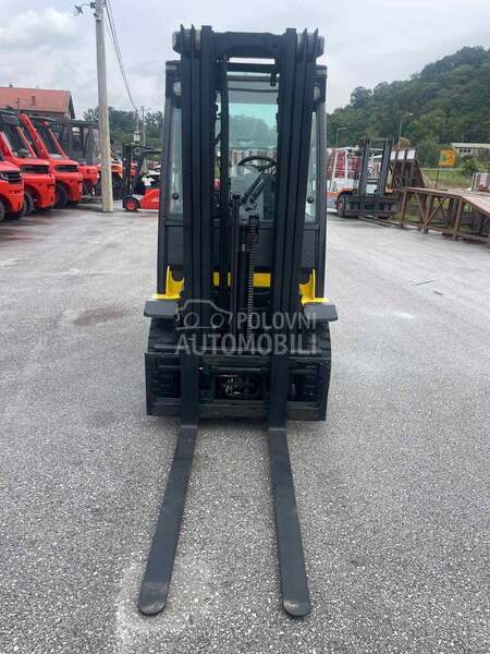 Yale 2,5 tona Triplex