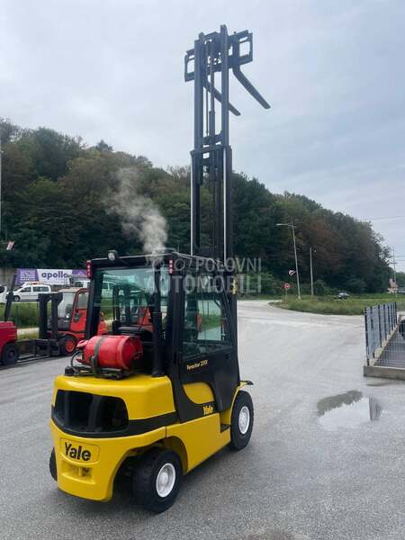 Yale 2,5 tona Triplex