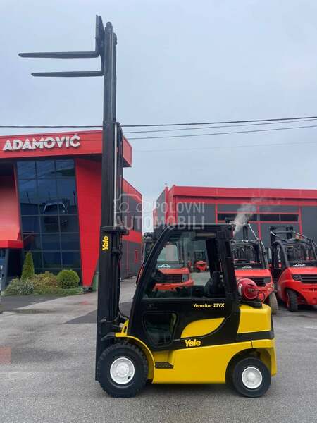 Yale 2,5 tona Triplex