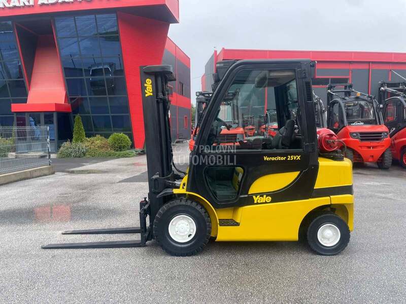 Yale 2,5 tona Triplex