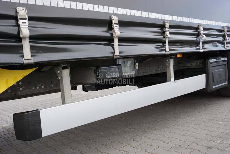 Schmitz Cargobull / DOM2055