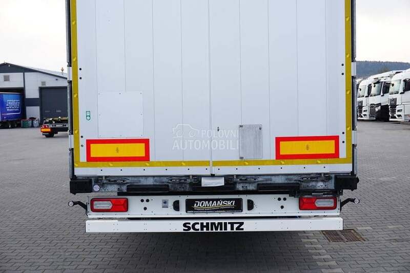 Schmitz Cargobull / DOM2055